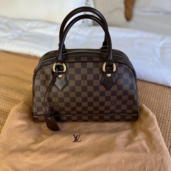 Authentic Louis Vuitton Duomo - Picture 8 of 12